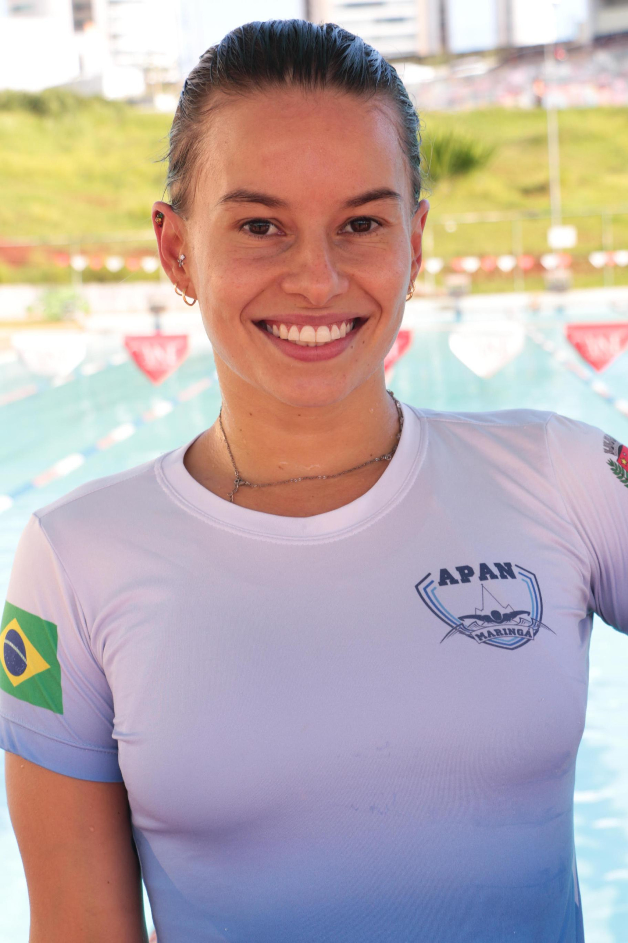 BEATRIZ BORGES CARNEIRO 