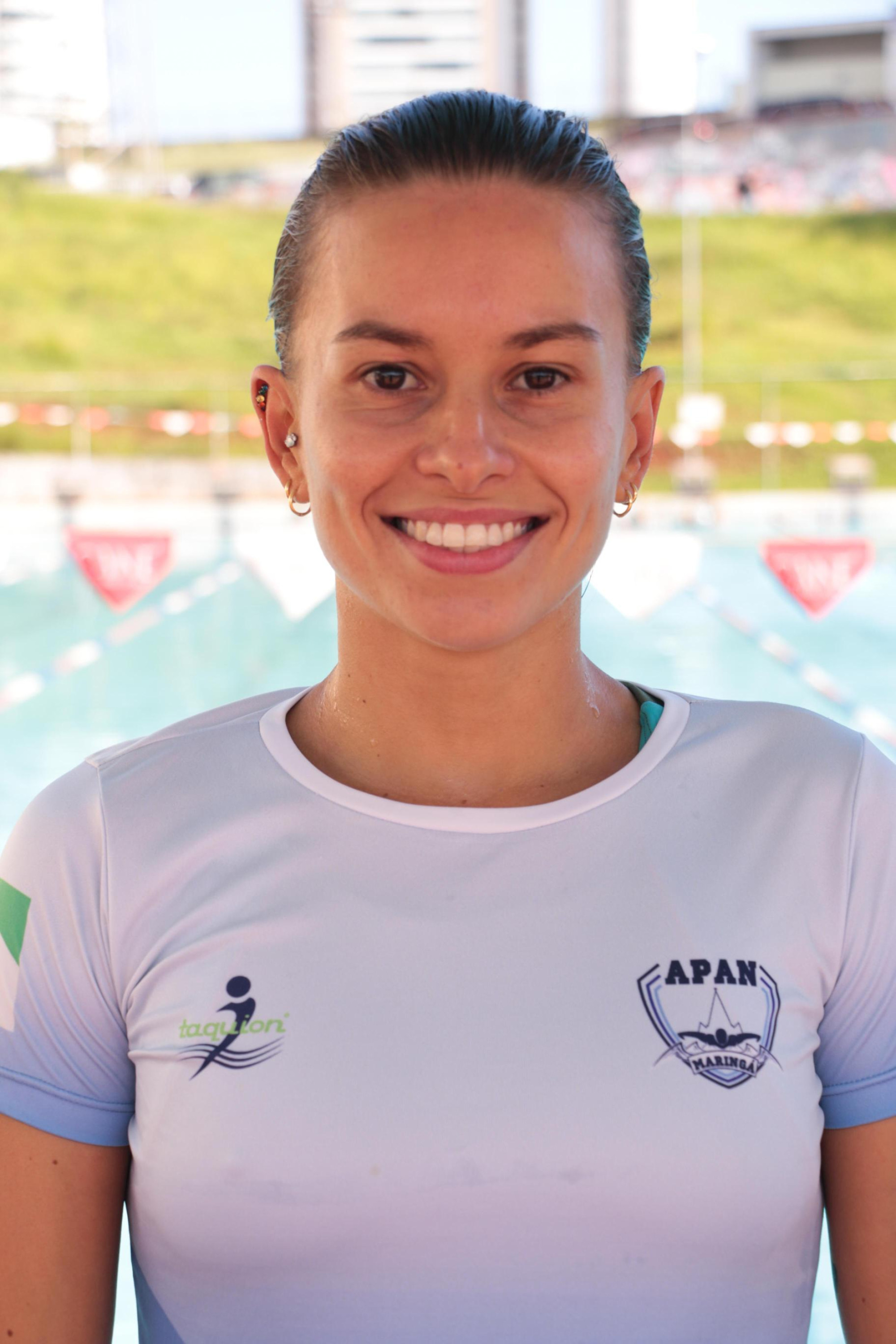DEBORA BORGES CARNEIRO 
